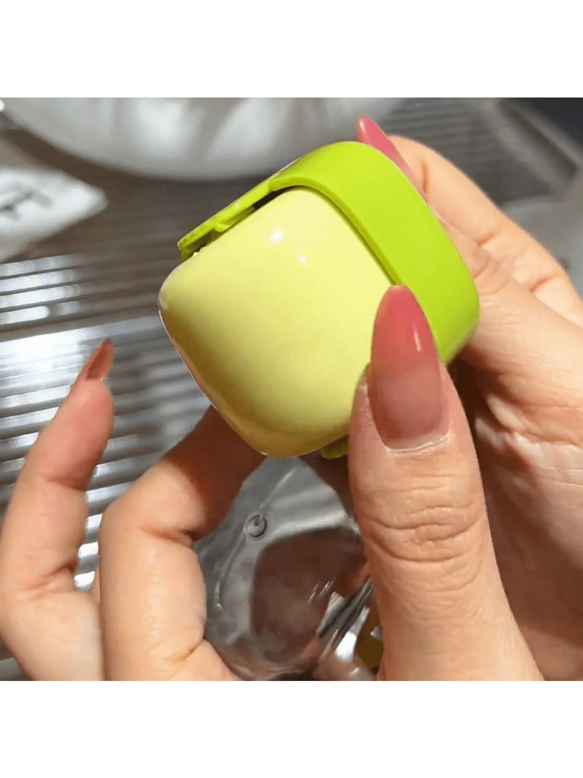 2pcs washable hair remover, pet hair removal brush, powerful fabric dust collector, mini portable reusable adhesive roller