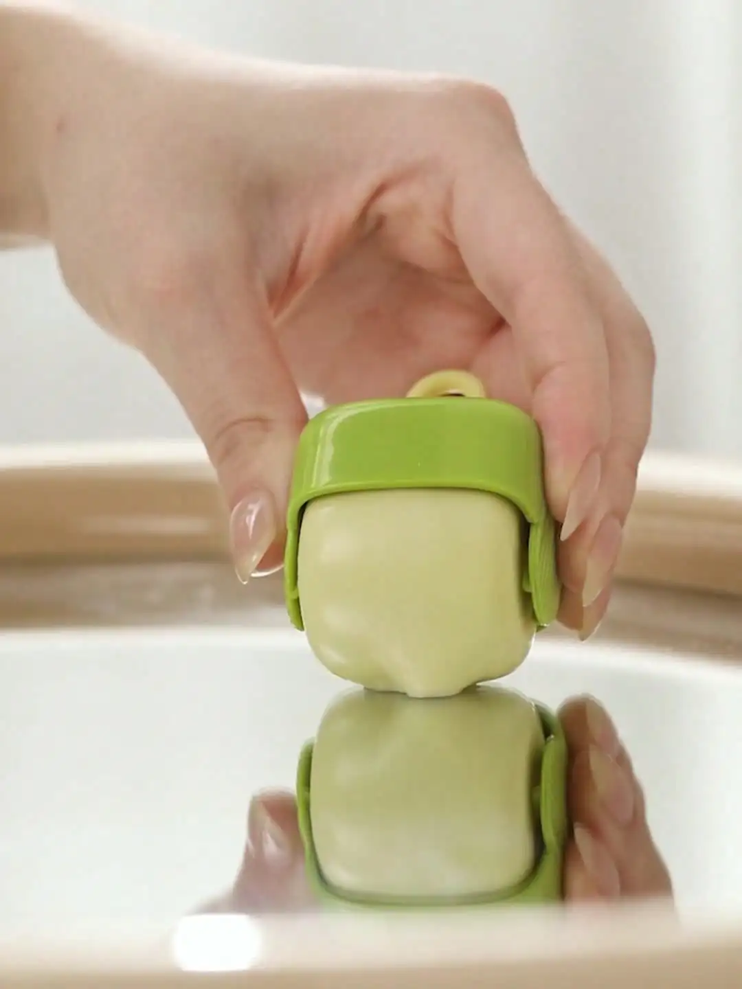 2pcs washable hair remover, pet hair removal brush, powerful fabric dust collector, mini portable reusable adhesive roller