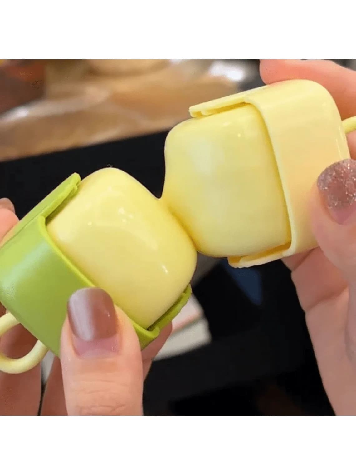 2pcs washable hair remover, pet hair removal brush, powerful fabric dust collector, mini portable reusable adhesive roller